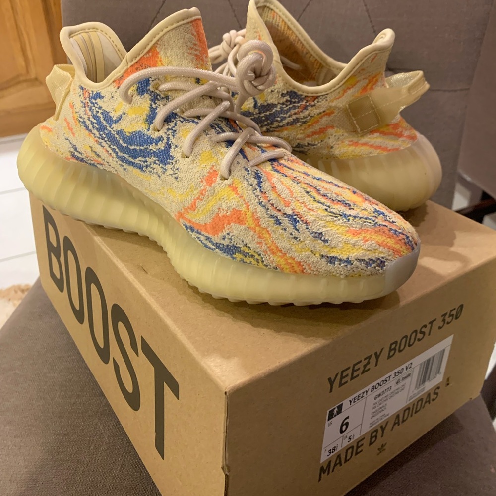 Boys size 6 yeezy 350 v2. Brand new. Never worn.